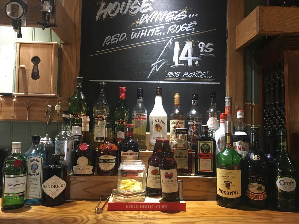 Three Horseshoes Inn Bubbenhall Exteriör bild